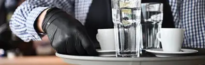 Servicio en restaurante y bares