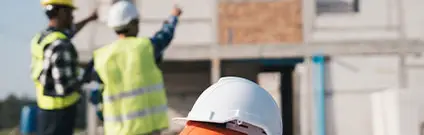 Instalación de prefabr. ligeros para la mejora de prestaciones térmicas y acústicas de edificios