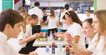 Monitores de mediodía en centros escolares