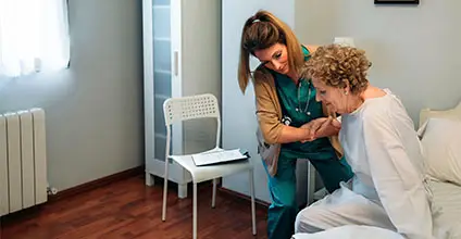 Servicios asistenciales a personas con dependencia