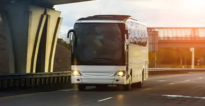 Cualificación inicial acelerada de conductores para el transporte de viajeros (CAP) con sensibilización y educación vial, tacógrafo digital, atención al cliente de transporte de viajeros y atención e información a los viajeros del autobús