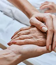 Atención y apoyo en el cuidado en la etapa final de la vida en domicilios e instituciones