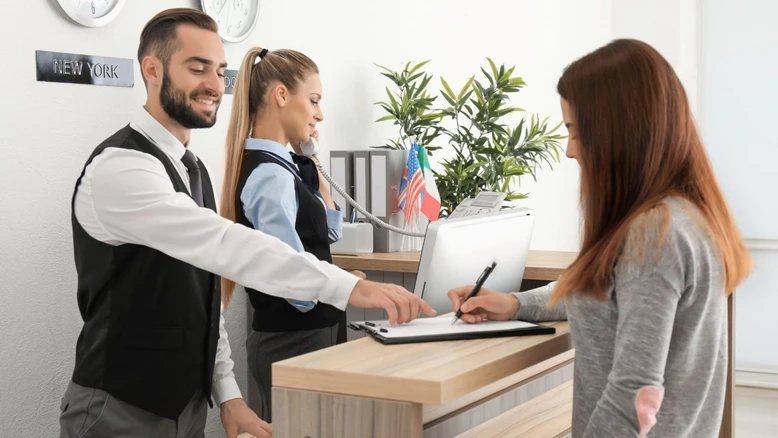 Recepción y atención al cliente