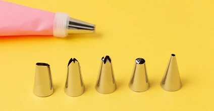 Acabado y decoración de productos de pastelería y confitería