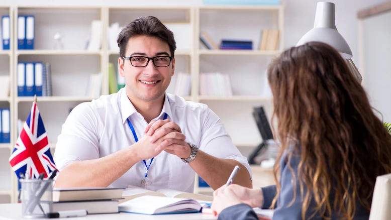 Atención a la clientela del pequeño comercio en lengua extranjera, inglés
